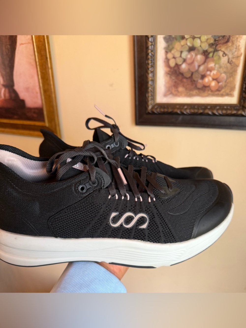 SAYSH Women’s Black Athletic Run Shoes